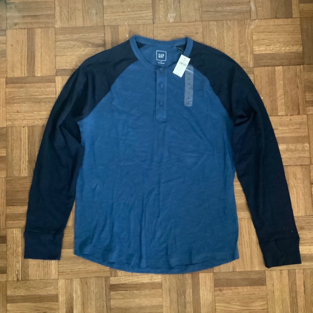 Gap Men’s Henley top 100% cotton
